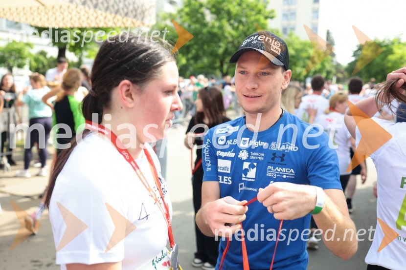  ... ;  Anže Lanišek, smučarski skakalec41. Maraton treh src