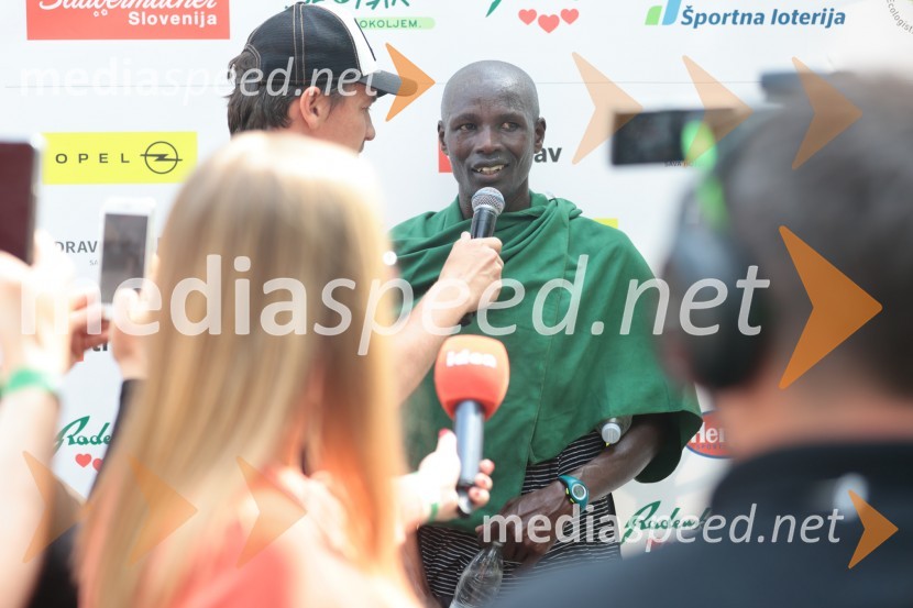  Mitja Šeško, moderator prireditev ;  ... 41. Maraton treh src