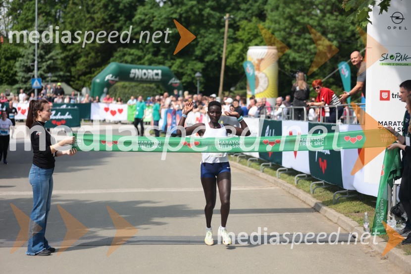  Rabecca Chepkwemoi, 1. mesto, polmaraton ženske skupno, 41. Maraton treh src41. Maraton treh src