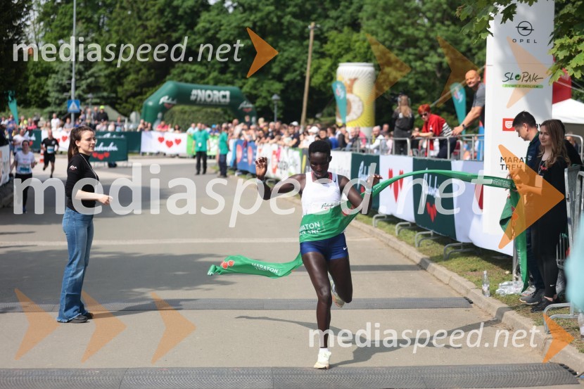  Rabecca Chepkwemoi, 1. mesto, polmaraton ženske skupno, 41. Maraton treh src41. Maraton treh src