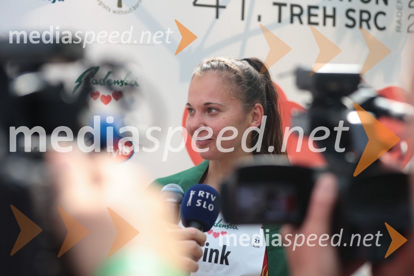  Anja Fink, 2. mesto, polmaraton ženske, 41. Maraton treh src41. Maraton treh src