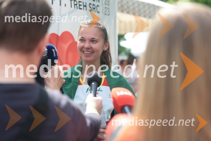  Anja Fink, 2. mesto, polmaraton ženske, 41. Maraton treh src41. Maraton treh src