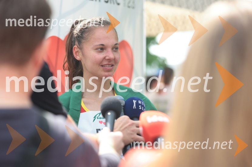  Anja Fink, 2. mesto, polmaraton ženske, 41. Maraton treh src41. Maraton treh src