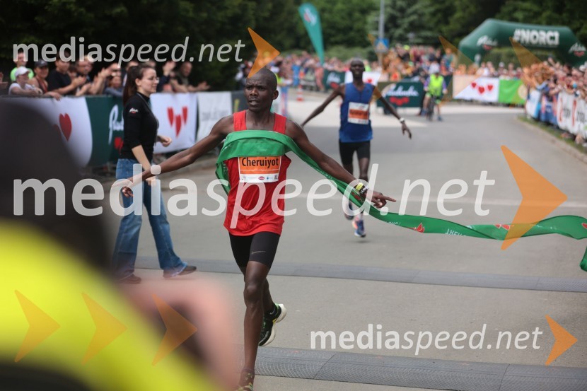  Laban Cheruiyot, 1. mesto, Maraton - Moški skupno, 41. Maraton treh src41. Maraton treh src