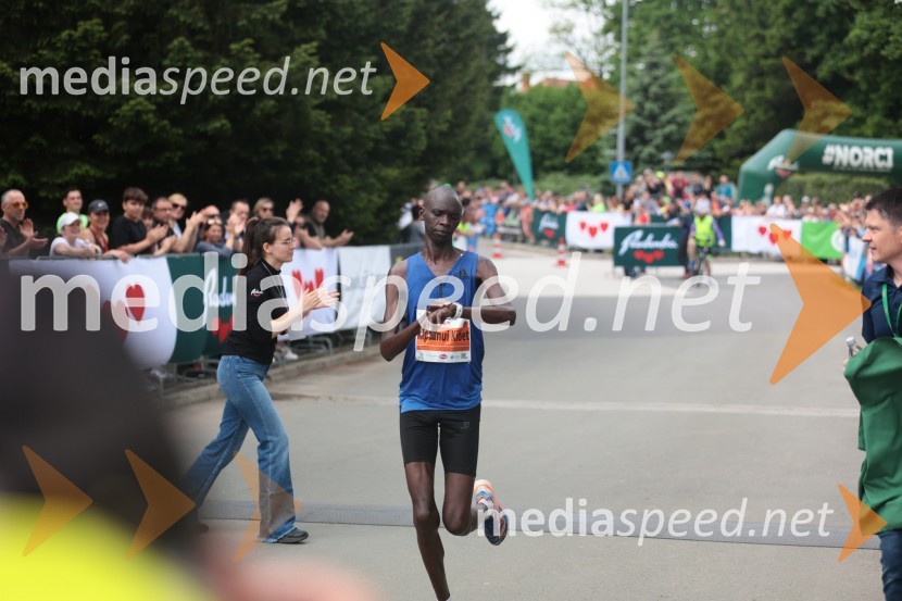  Mathew Kiptanui Kibet , 2. mesto, Maraton- Moški skupno, 41. Maraton treh src41. Maraton treh src