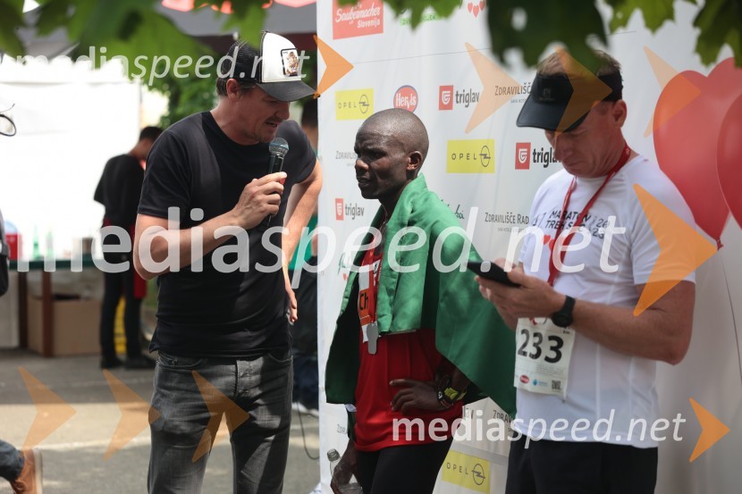  Mitja Šeško, moderator prireditev ;  Laban Cheruiyot, 1. mesto, Maraton - Moški skupno, 41. Maraton treh src;  ... 41. Maraton treh src