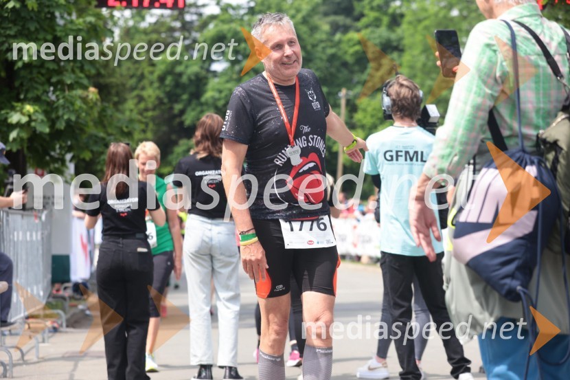  Bojan Požar, publicist, lastnik portala Požareport.si in predsednik stranke Lista novinarja Bojana Požarja41. Maraton treh src