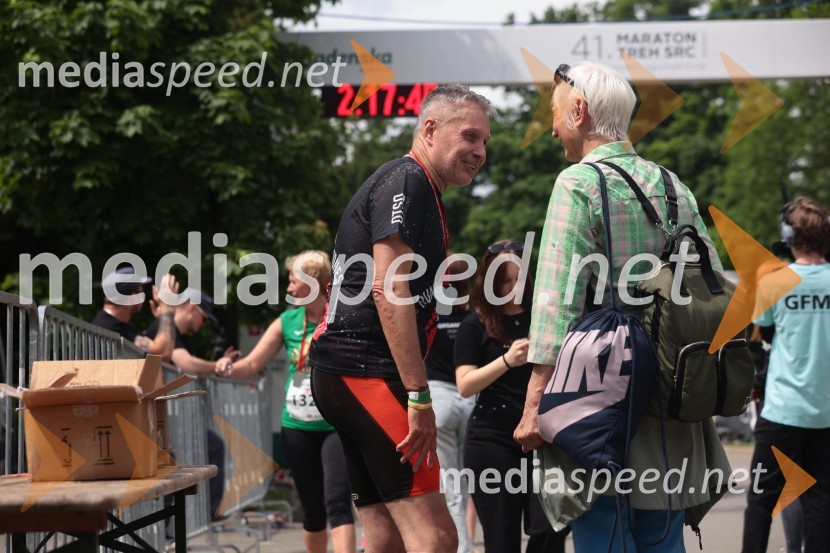  Bojan Požar, publicist, lastnik portala Požareport.si in predsednik stranke Lista novinarja Bojana Požarja;  ... 41. Maraton treh src