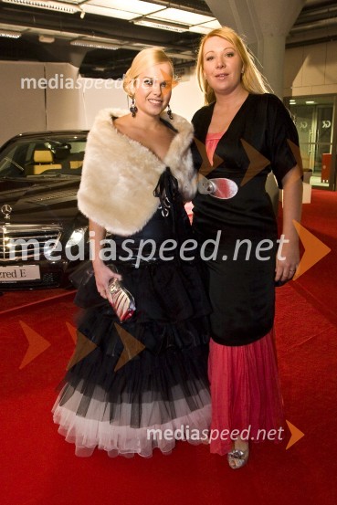 Špela Močnik, moderatorka Radia Hit in Monika Rabzelj - Monnique, modna kreatorkaViktorji 2008, zaključna zabava na Gospodarskem razstavišču