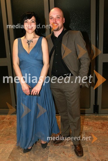 Polona Požgan, voditeljica jutranjega programa Radia Center in David Irgolič, glavni in odgovorni urednik radia CenterViktorji 2008, zaključna zabava na Gospodarskem razstavišču