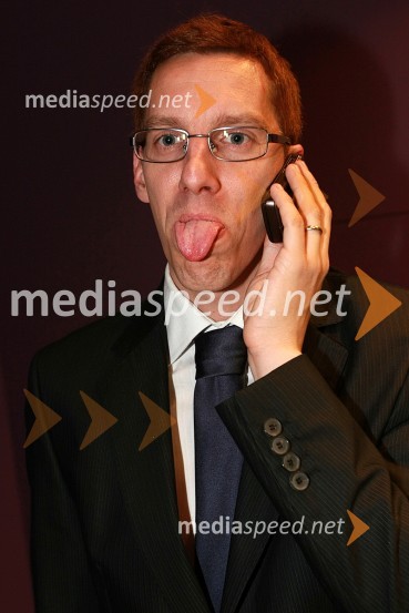 Jak Vrečar, pomočnik urednika revije Stop in urednik spletnega portala Njena.si
Viktorji 2008, zaključna zabava na Gospodarskem razstavišču