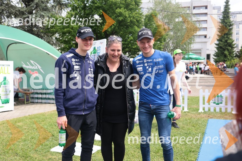  Domen Prevc, smučarski skakalec;  ... ;  Anže Lanišek, smučarski skakalec41. Maraton treh src