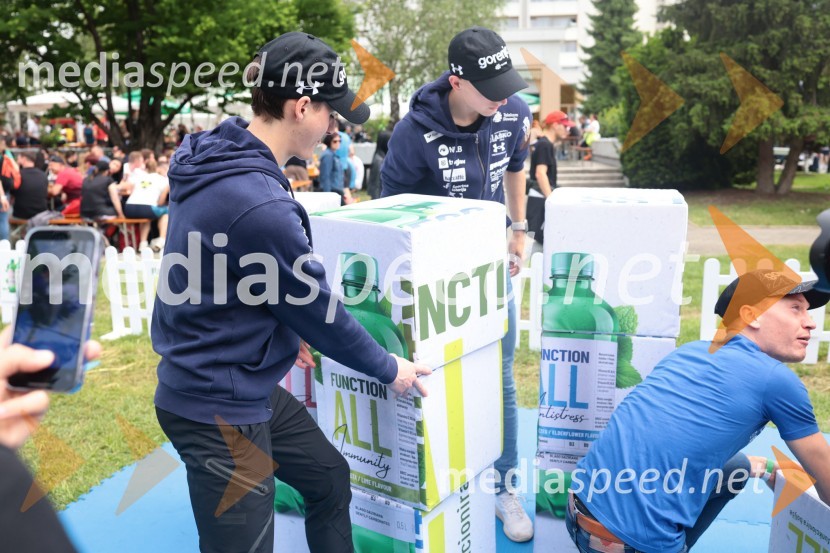  Domen Prevc, smučarski skakalec;  Lovro Kos, smučarski skakalec;  Anže Lanišek, smučarski skakalec41. Maraton treh src