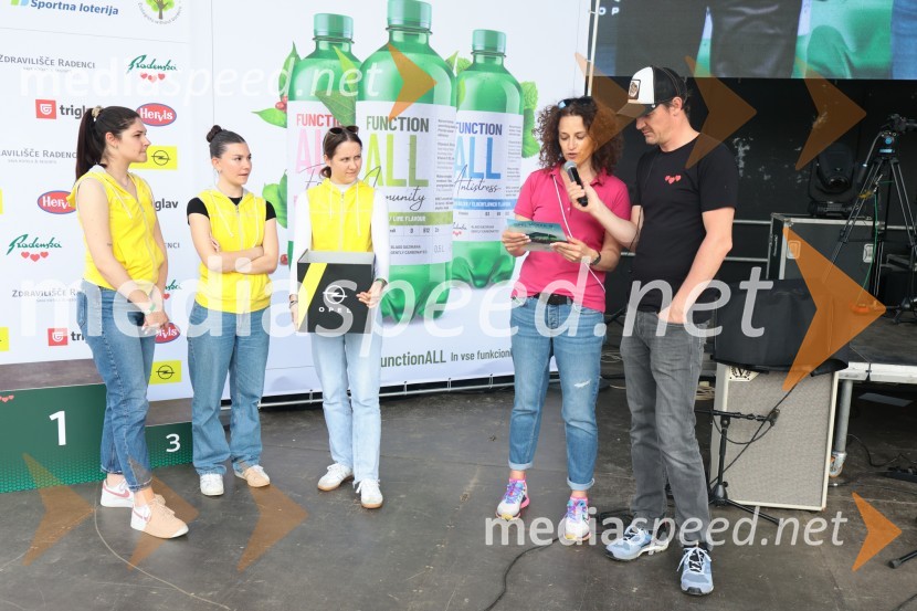  ... ;  ... ;  ... ;  ... ;  Mitja Šeško, moderator prireditev 41. Maraton treh src