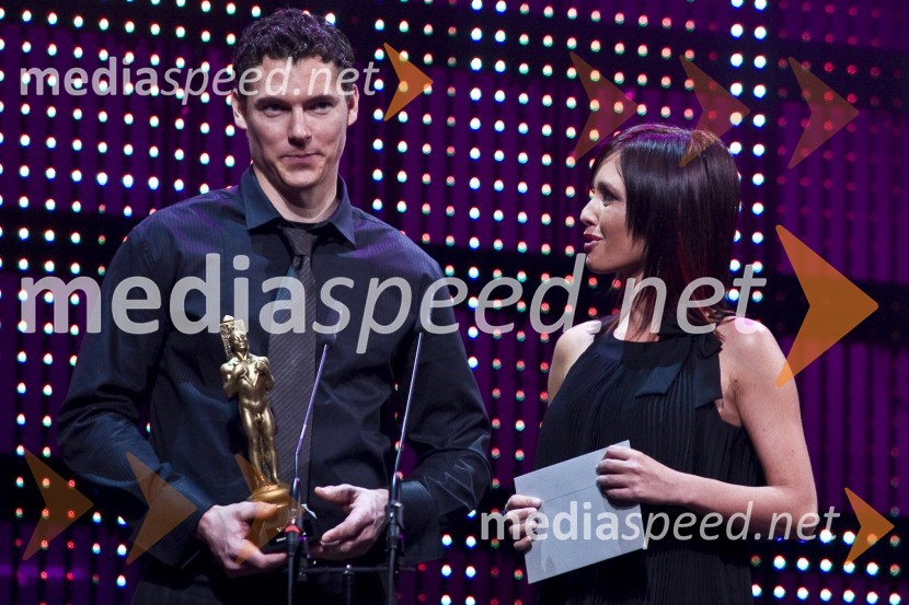 Vasilij Žbogar, jadralec in Tanja Bivic, tv voditeljicaViktorji 2008, dogajanje na odru in v dvorani