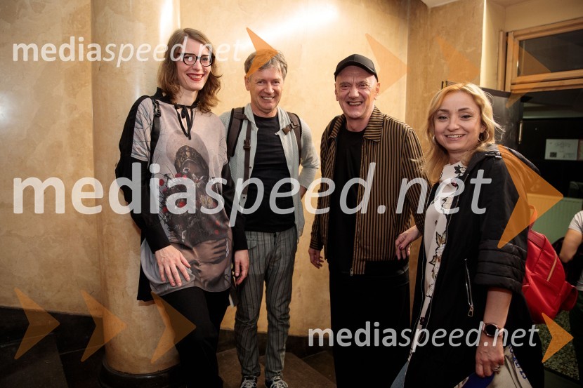  Urška Brodar, dramaturginja, Slovensko mladinsko gledališče;  Janez Janša, umetnik;  Goran Injac, umetniški vodja, Slovensko mladinsko gledališče;  Tina Dobnik, producentka MASKAPoslednji kanček fikcije, premiera v SMG Ljubljana