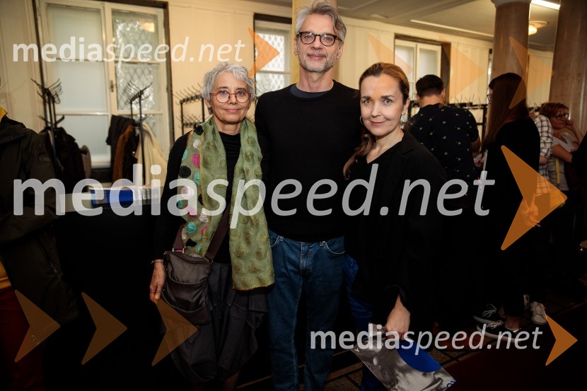  Alja Predan, dramaturginja SLG Celje, nekdanja umetniška direktorica Festivala Borštnikovo srečanje, selektorica festivala Dneva komedije;  Primož Ekart, igralec, režiser;  Maja Kunšič, igralkaPoslednji kanček fikcije, premiera v SMG Ljubljana