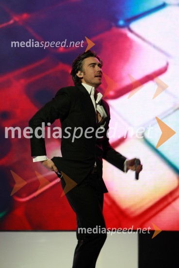 Jan Plestenjak, pevecViktorji 2008, dogajanje na odru in v dvorani