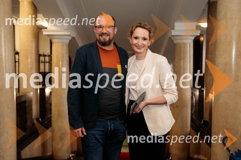  Gašper Tesner, inspicient, Slovensko mladinsko gledališče;  Helena Grahek, vodja marketinga in odnosi z javnostmi, Slovensko mladinsko gledališčePoslednji kanček fikcije, premiera v SMG Ljubljana