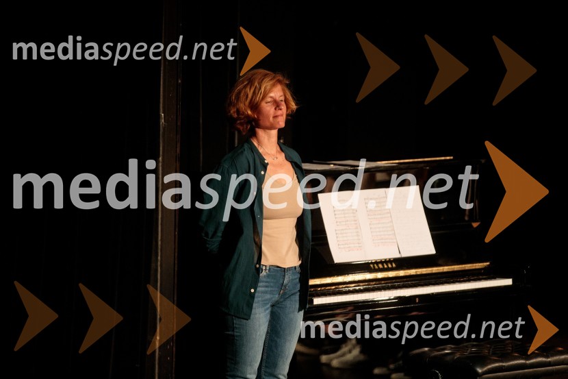  Polona Janežič, glasbenicaPoslednji kanček fikcije, premiera v SMG Ljubljana