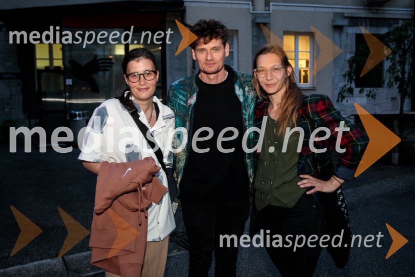  Veronika Valdés, igralka;  Primož Bezjak, igralec, plesalec;  Anamaria Bagarić, plesalkaPoslednji kanček fikcije, premiera v SMG Ljubljana