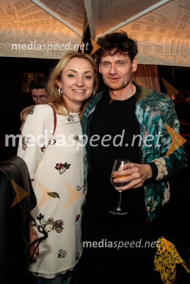  Tina Dobnik, producentka MASKA;  Primož Bezjak, igralec, plesalecPoslednji kanček fikcije, premiera v SMG Ljubljana