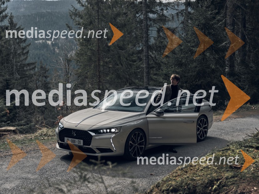 DS 9 modelno leto 23: nove tehnologije, nove notranjosti in kolekcija ESPRIT DE VOYAGE