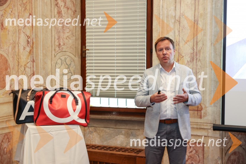  Samo Pagon, vodja marketinga znamke Audi pri podjetju Porsche Slovenija d.o.o.Novi Audi Q8 e-tron, predstavitev