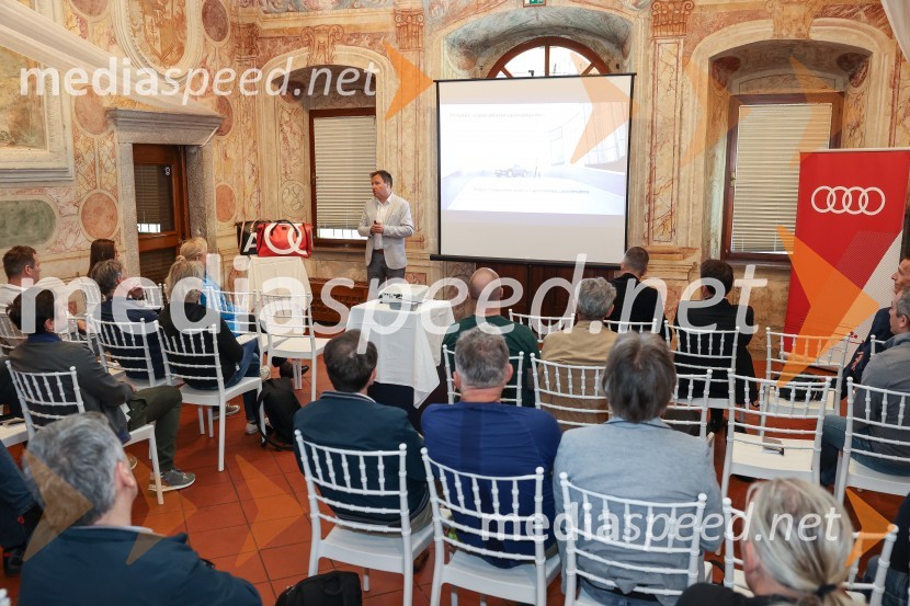  Samo Pagon, vodja marketinga znamke Audi pri podjetju Porsche Slovenija d.o.o.Novi Audi Q8 e-tron, predstavitev