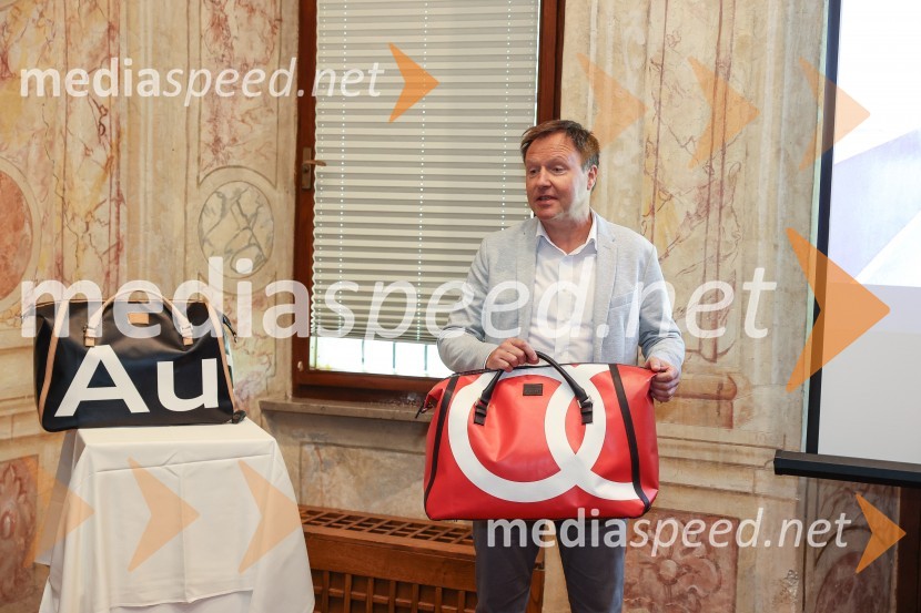  Samo Pagon, vodja marketinga znamke Audi pri podjetju Porsche Slovenija d.o.o.Novi Audi Q8 e-tron, predstavitev