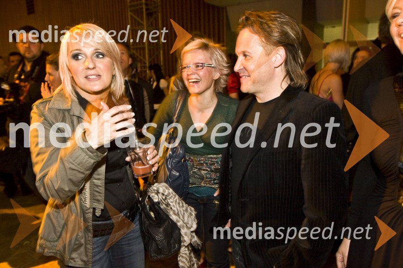 Alenka Godec, pevka, ... in Matjaž Jelen, pevec skupine Šank RockViktorji 2008, zaključna zabava na Gospodarskem razstavišču