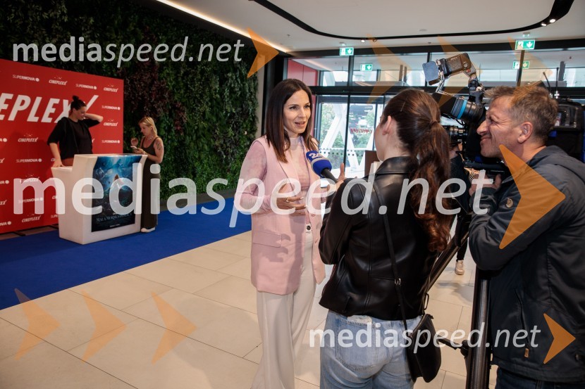  Lea Sirk, pevkaMala morska deklica, premiera filma v Cineplexx Ljubljana