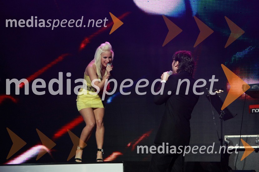 Alya in Jan Plestenjak, pevcaViktorji 2008, dogajanje na odru in v dvorani