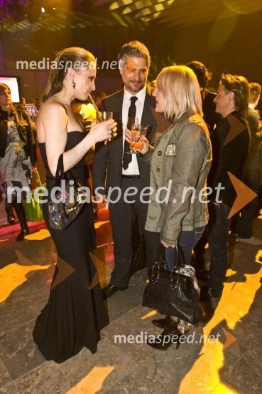 Tina Vrhovnik - Cavazza, vizažistka, Sebastijan Cavazza, igralec in Alenka Godec, pevkaViktorji 2008, zaključna zabava na Gospodarskem razstavišču