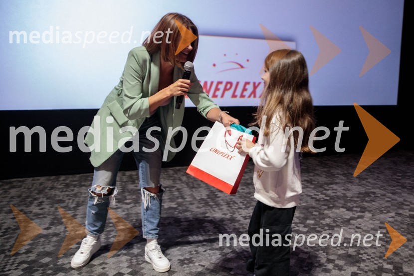  Teja  Jugovic, spletna vplivnica, Cool mamacita;  ... Mala morska deklica, premiera filma v Cineplexx Ljubljana