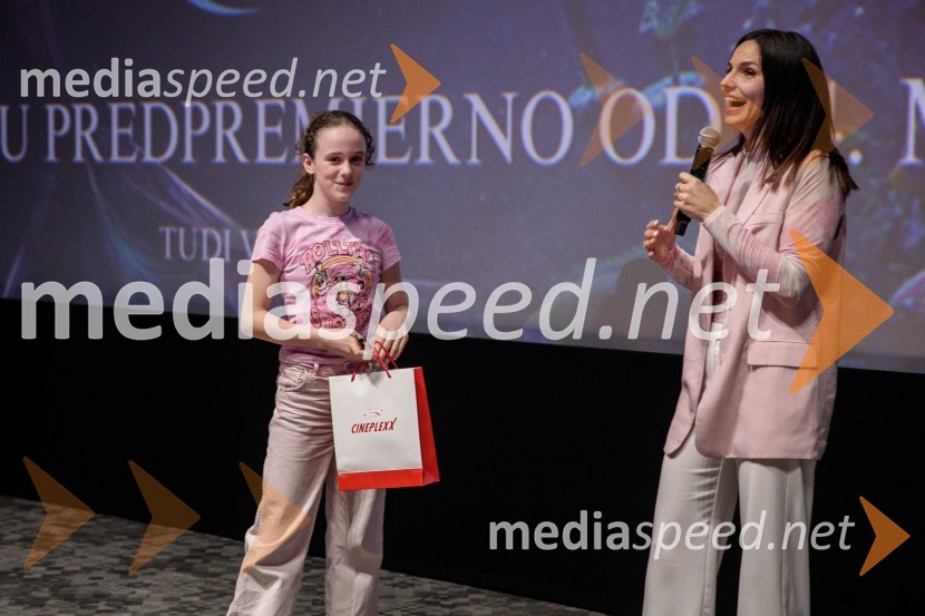  ... ;  Lea Sirk, pevkaMala morska deklica, premiera filma v Cineplexx Ljubljana