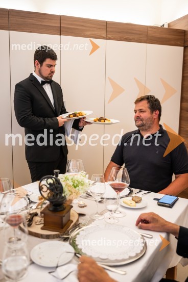 Maturanti Srednje šole za gostinstvo in turizem Maribor zavrteli kuhalnice