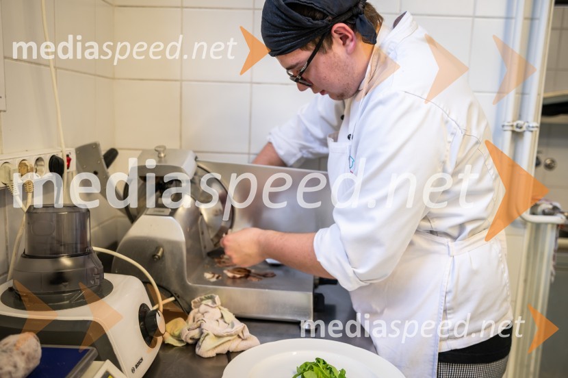 Maturanti Srednje šole za gostinstvo in turizem Maribor zavrteli kuhalnice