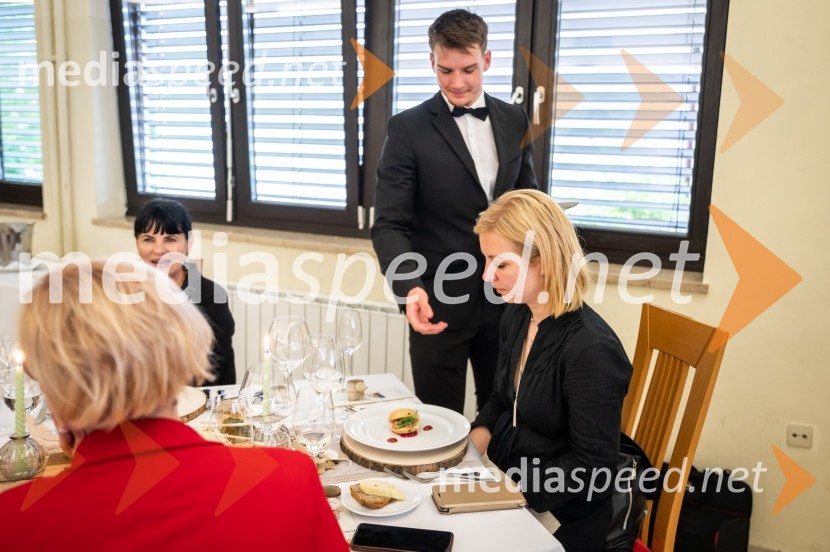 Maturanti Srednje šole za gostinstvo in turizem Maribor zavrteli kuhalnice