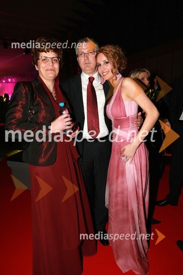 Anton Štihec, župan občine Murska Sobota z ženo Marino in Anamarija Avbelj, Miss Universe 2008  	 
	Viktorji 2008, zaključna zabava na Gospodarskem razstavišču