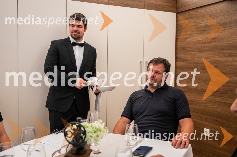 Maturanti Srednje šole za gostinstvo in turizem Maribor zavrteli kuhalnice