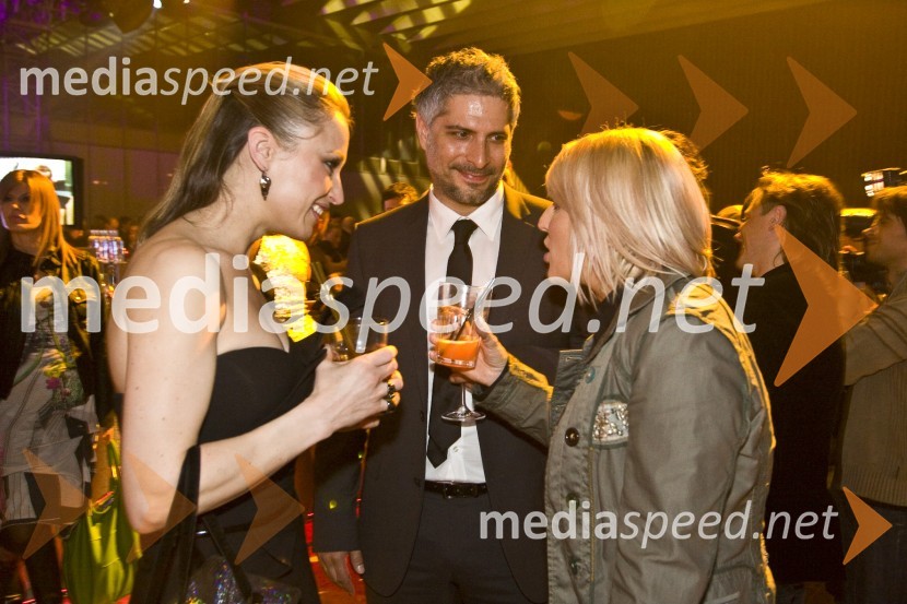 Tina Vrhovnik - Cavazza, vizažistka, Sebastijan Cavazza, igralec in Alenka Godec, pevkaViktorji 2008, zaključna zabava na Gospodarskem razstavišču