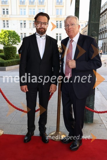  Marko  Hribernik, dirigent, umetniški direktor opere;  ... Evgenij Onjegin, premiera opere na odru SNG Opera in balet Ljubljana