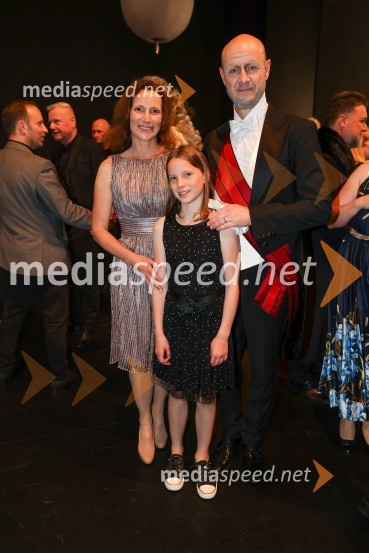  Sara Martinčič;  ... ;  Peter Martinčič, operni pevecEvgenij Onjegin, premiera opere na odru SNG Opera in balet Ljubljana