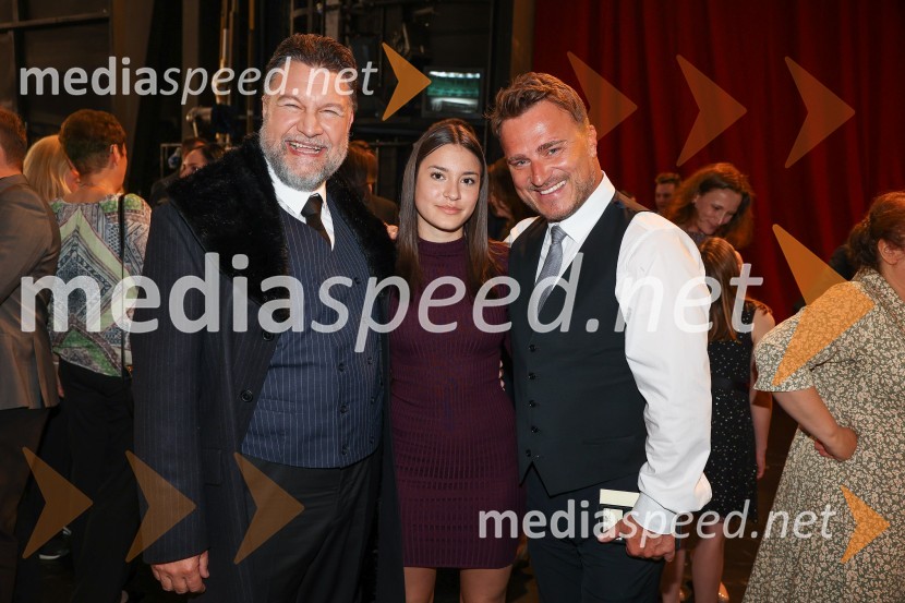  Janko  Volčanšek, bas, Slovenski oktet;  ... ;  Matjaž Robavs, operni pevecEvgenij Onjegin, premiera opere na odru SNG Opera in balet Ljubljana