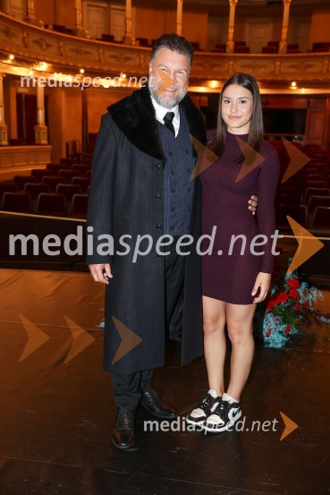  Janko  Volčanšek, bas, Slovenski oktet;  ... Evgenij Onjegin, premiera opere na odru SNG Opera in balet Ljubljana