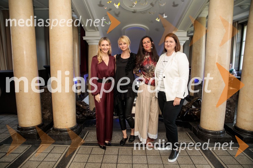  Barbara Murn Vrviščar, direktorica Pionirskega doma;  Živa Steiner, Pionirski dom;  ... ;  ... Slavnostna prireditev ob 60-letnici Pionirskega doma