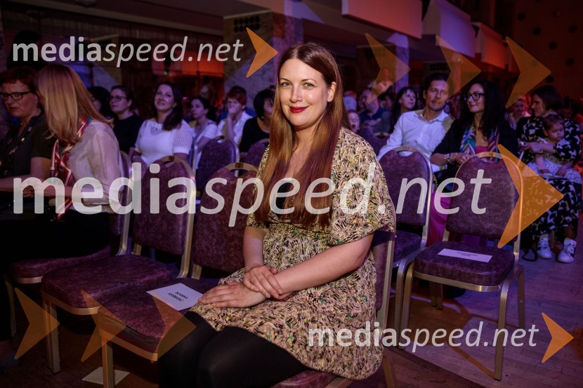  Tadeja  Vovk, vodja oddelka tujih jezikov in kulturSlavnostna prireditev ob 60-letnici Pionirskega doma