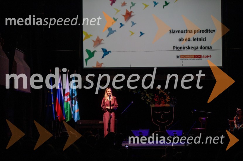  Barbara Murn Vrviščar, direktorica Pionirskega domaSlavnostna prireditev ob 60-letnici Pionirskega doma