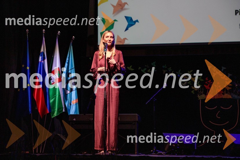  Barbara Murn Vrviščar, direktorica Pionirskega domaSlavnostna prireditev ob 60-letnici Pionirskega doma